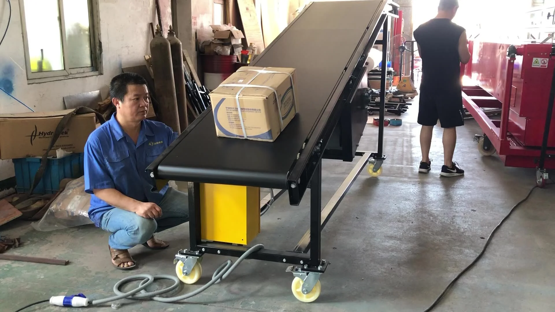 Best price conveyor system for loading 50kg bag cement loading conveyor 1