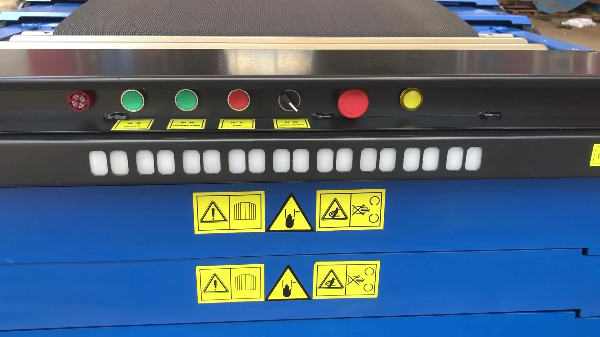 Movable loadingunloading telescopic belt conveyor for package 1