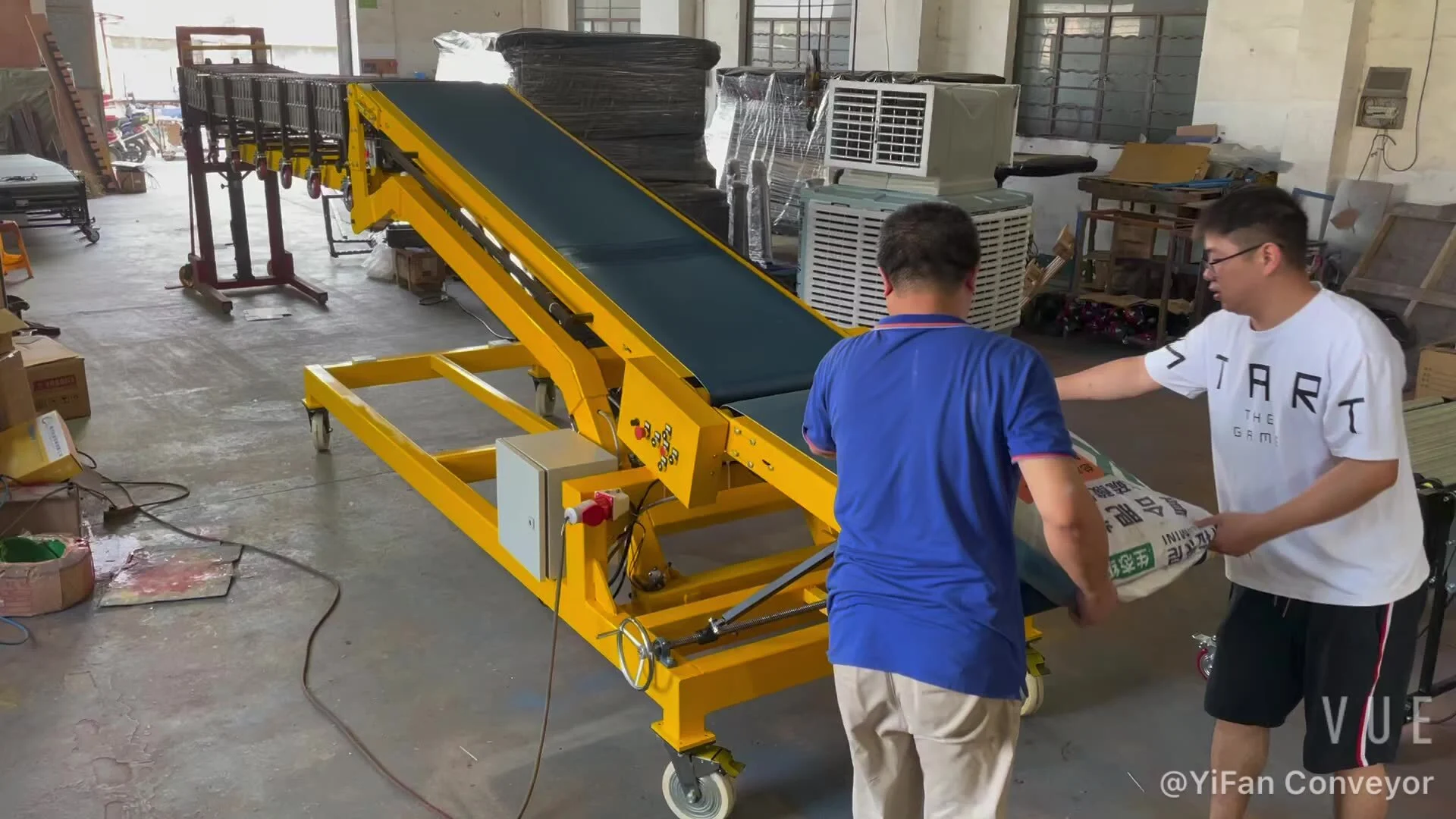 Bag Loading Belt Conveyors for Truck Loading Adjustable Height Belt Conveyor 1