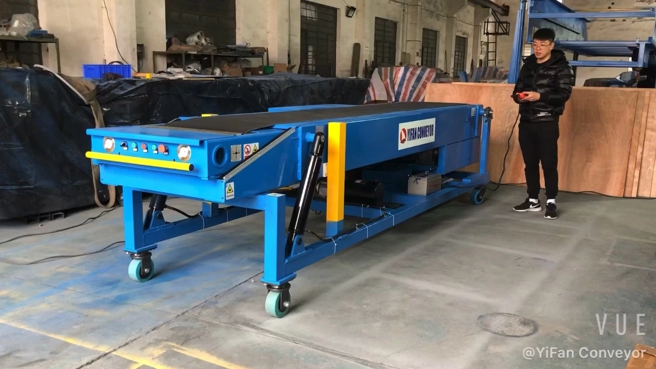 Electric mobile belt conveyor machine for loading containers 1