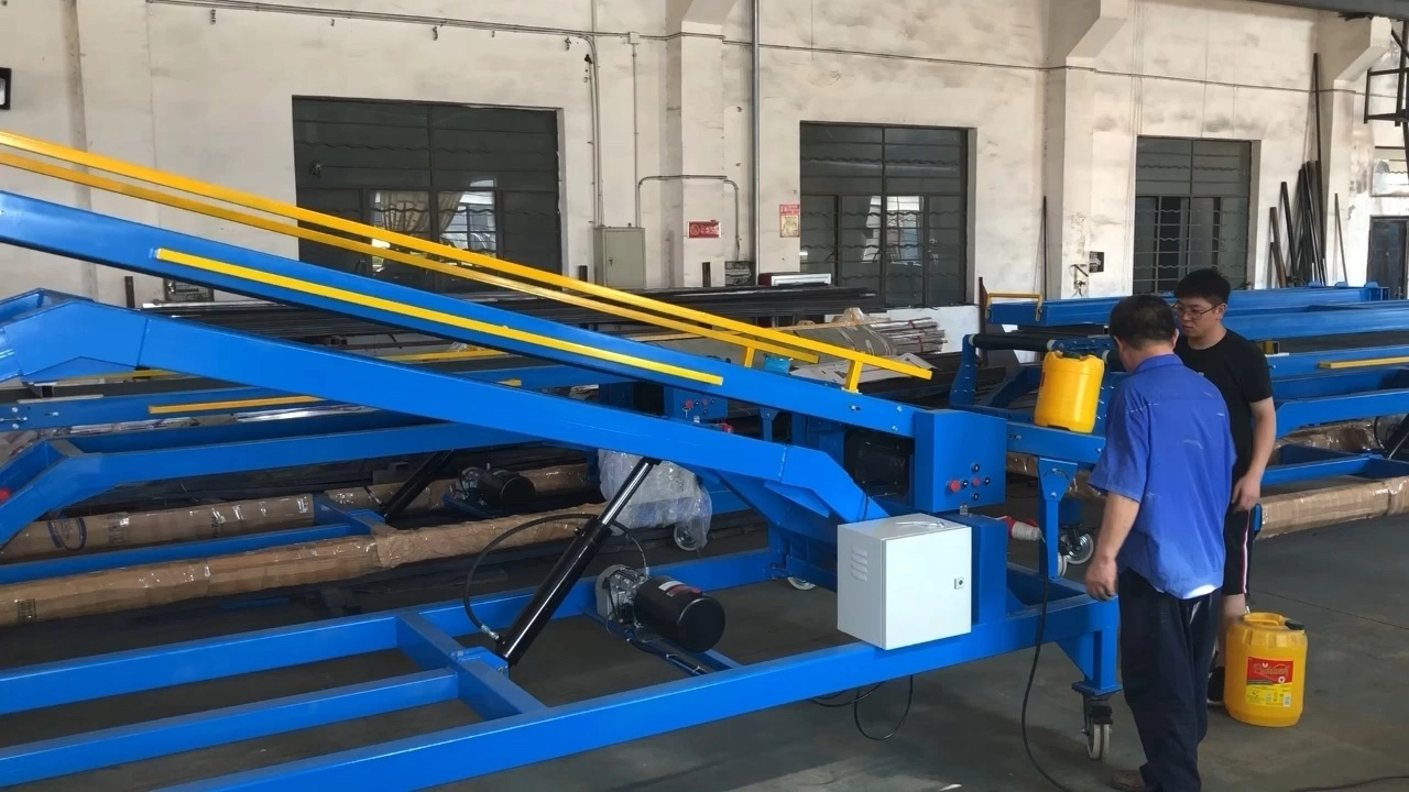 Retractable Conveyor Belt Telescopic Conveyor on Unloader Ship1 1