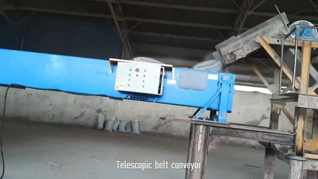 Telescoping truck unloader belt conveyor flexible loading conveyor for 50KG cement bags 1