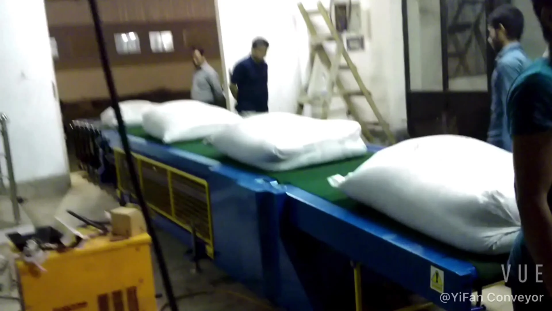 Telescopic heavy duty loader assembly line Mobile lorry loaders for bags cartons1 1