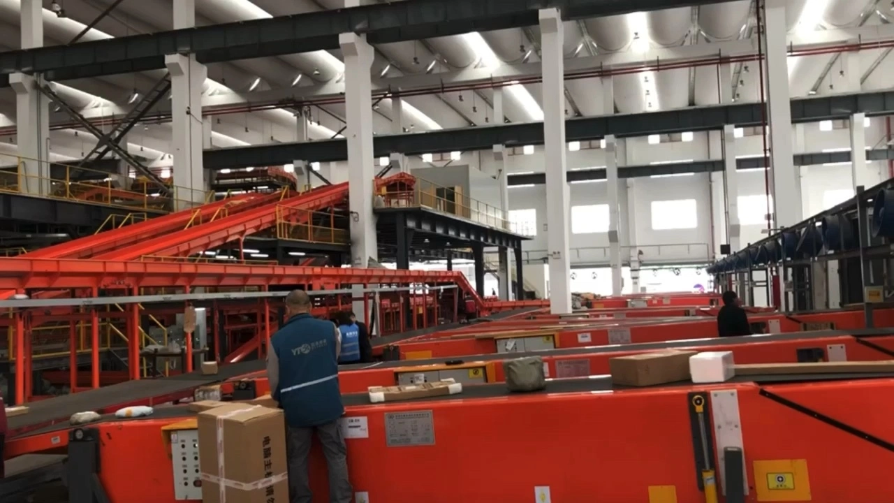 The new listing telescopic motorized conveyor belt loaders1 1