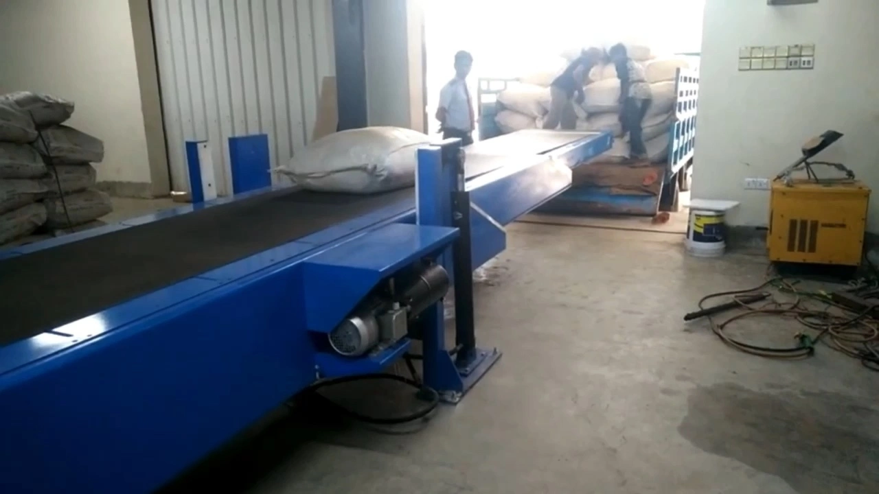 Sorting telescope belt conveyor truck loading conveyor system 1