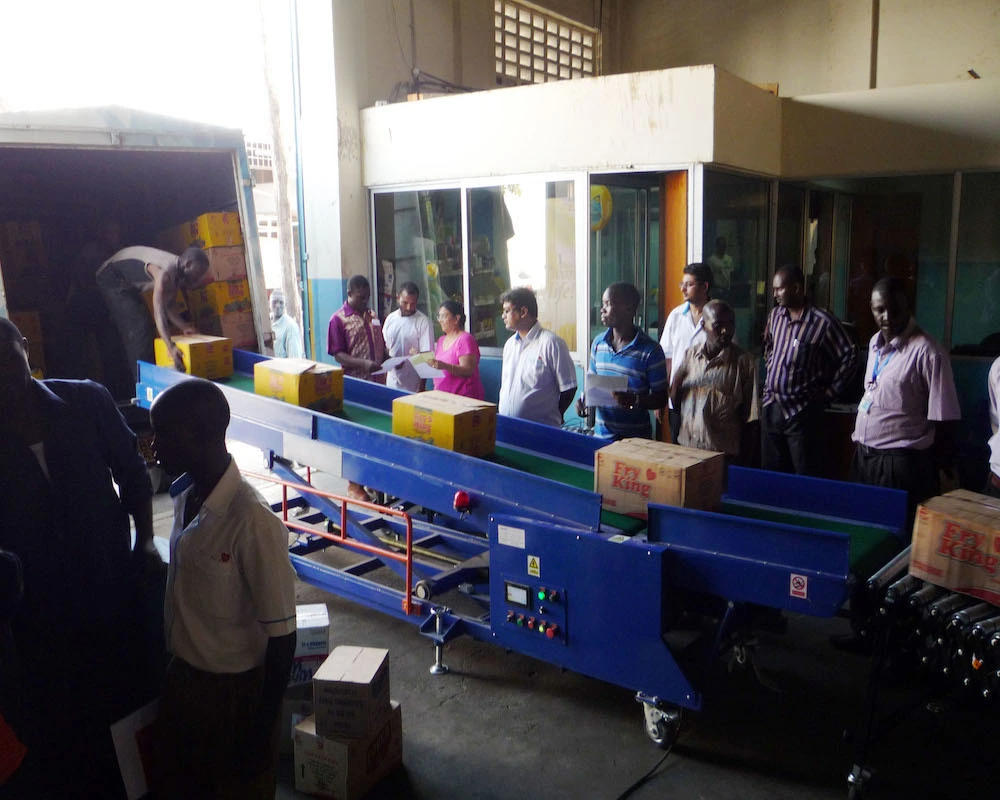 YiFan Conveyor Simple Container Truck Loading Conveyor Manufacturers | TLC-600 1