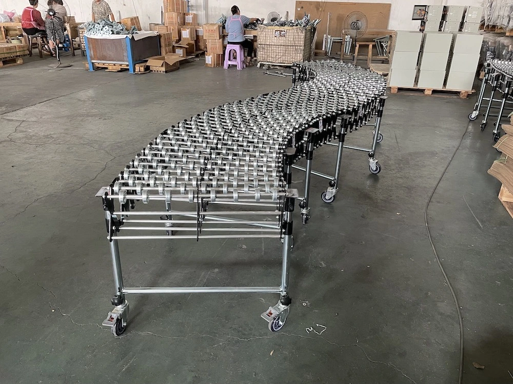 Extendable Skate Wheel Conveyor for loading unloading cartons 1