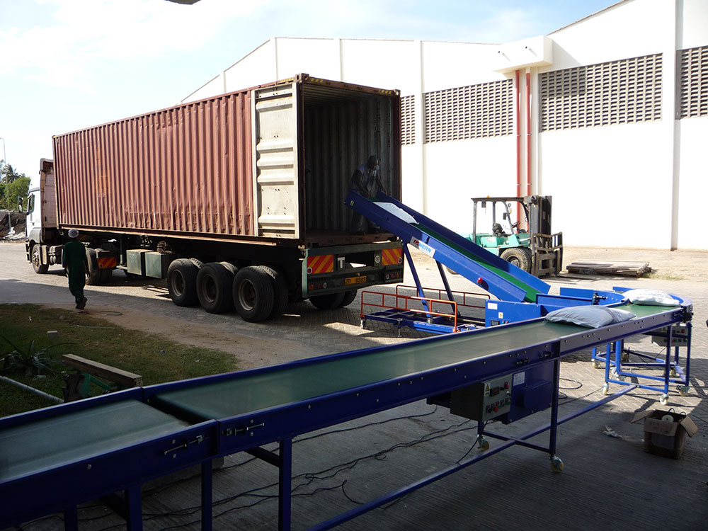 What Is Truck Loading Unloading Conveyor? - YiFan