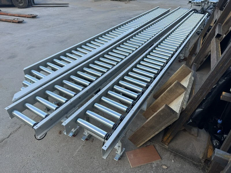 45-degree Inclined Power Roller Conveyor for turning 90 degree 1