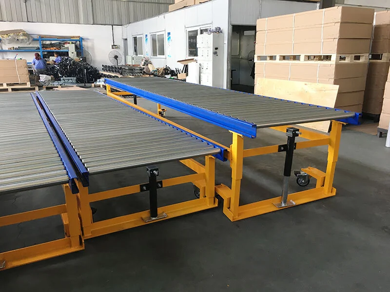 OEM Adjustable Gravity Roller Conveyor For Sale-YiFan Conveyor 1
