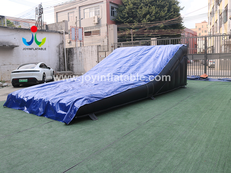 Inflatable Bike Landing Airbag For Wooden Ramp Stunt BMX Video