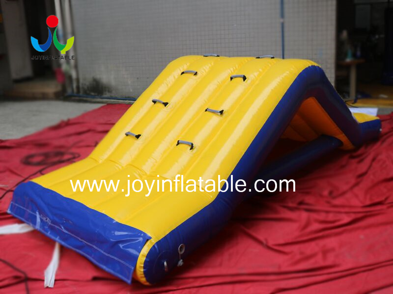 Inflatable Floating Obstacle 4