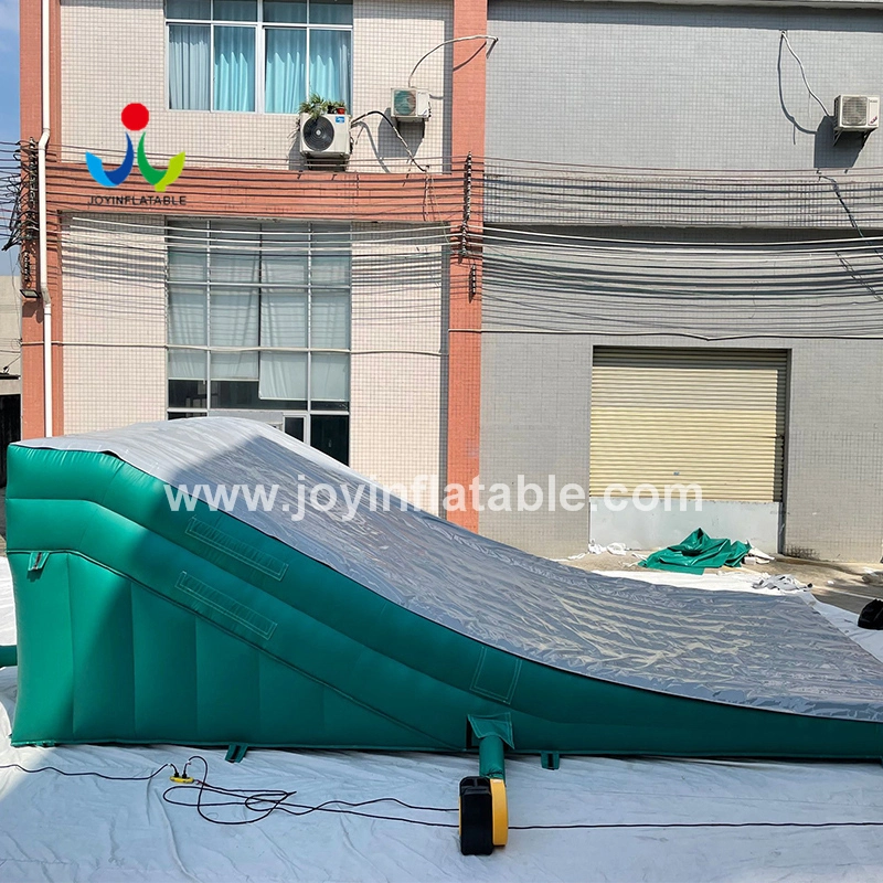 Freestyle Stunt  Inflatable Landing Airbag Ramp Pad Sloped Bike Parks 1