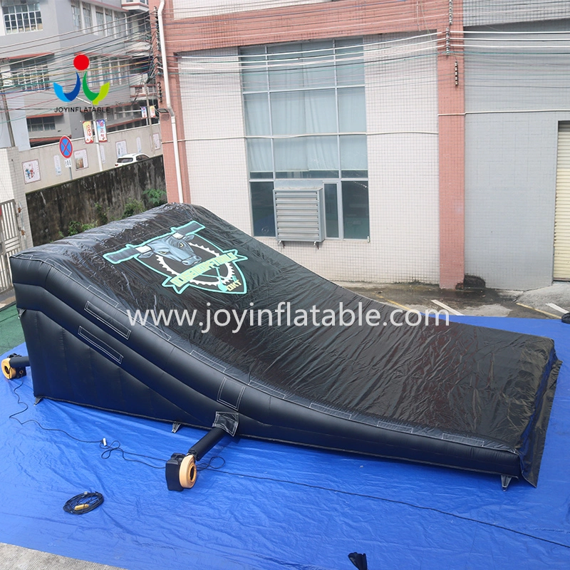 Customized Size Inflatable BMX / FMX Training Landing Airbag 1