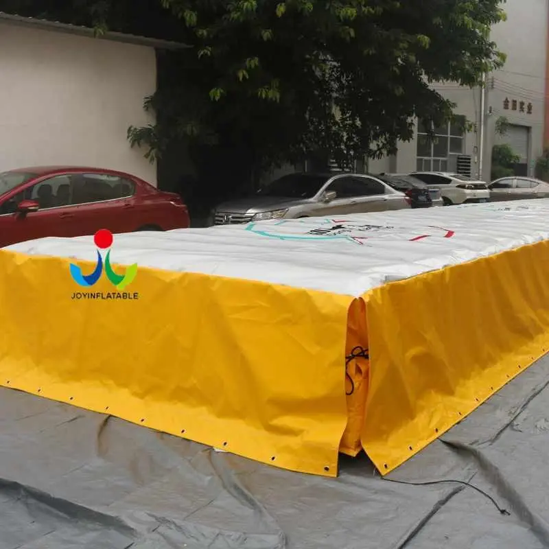JOY inflatable Array image142