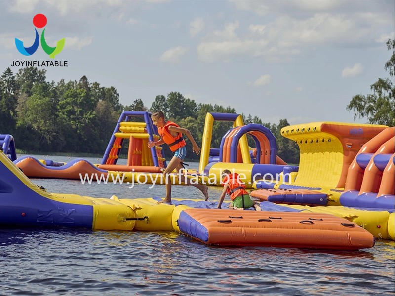 Vídeo de parque acuático inflable comercial al aire libre para adultos y niños