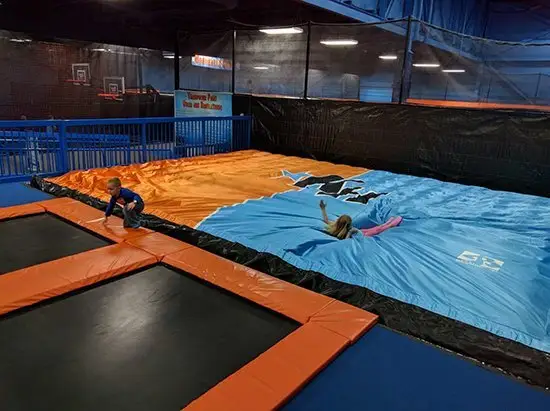 JOY stunt inflatable crash pad games 3