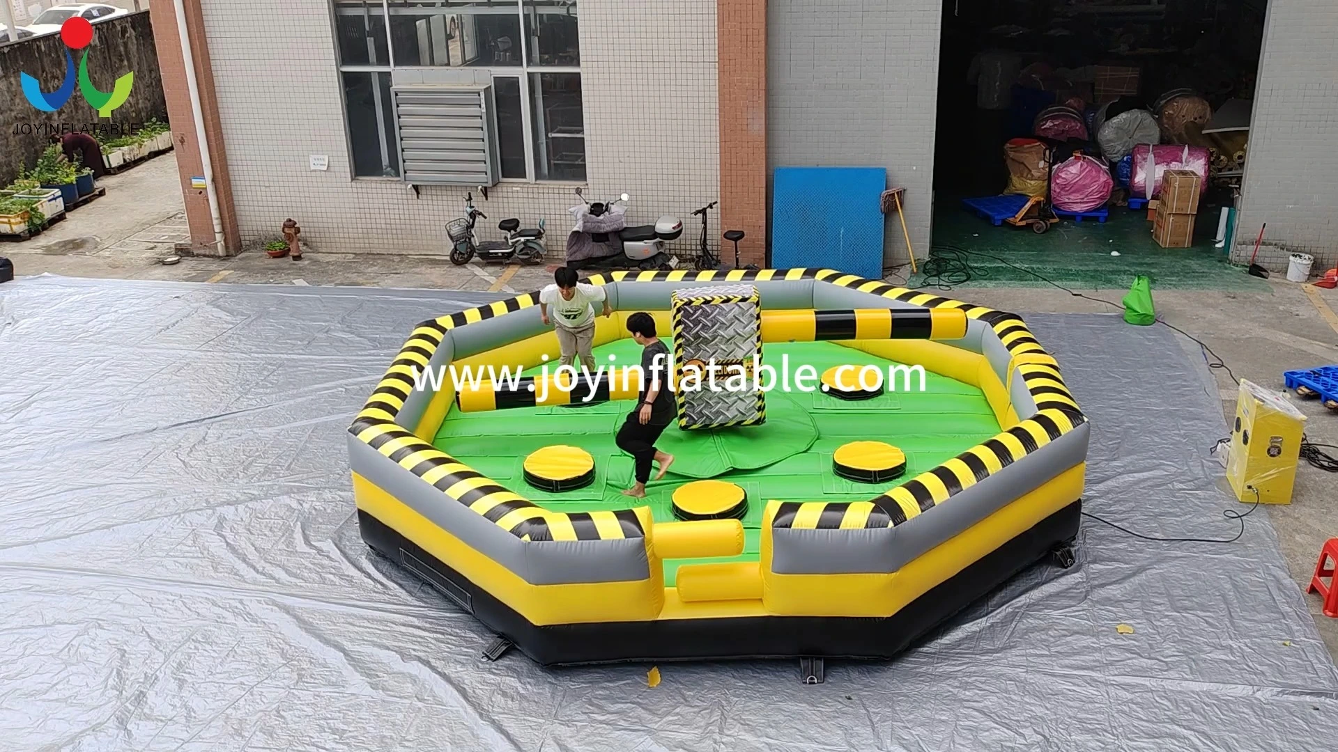 Inflatable Mechanical Meltdown Rotating Obstacles Game 1