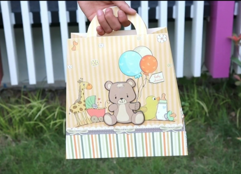Hot Selling Handmade 3D Cartoon Bear Ivory Paper Shopping Gfit Bags For Kids 1