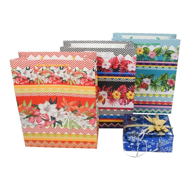 Sac d'emballage en papier réutilisable pour femmes, fournisseur professionnel, dépoussiérage floral, mode, sac en papier de shopping réutilisable 1