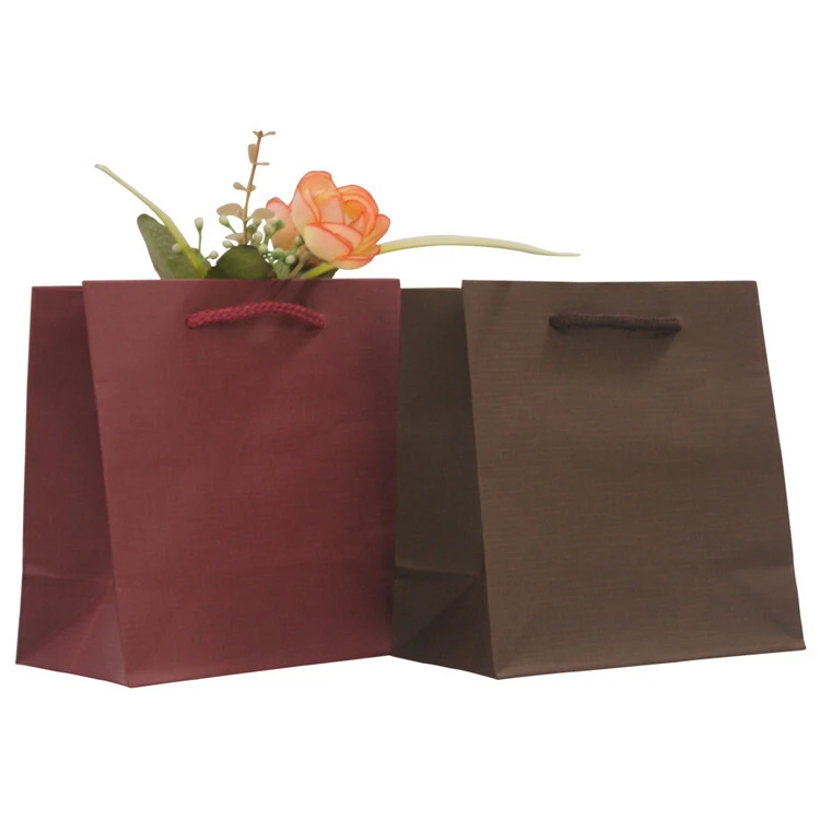 Wholesale luxury custom gift packaging storage kraft shopping paper bags 1
