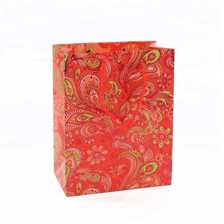 Custom Design Cheap Small Red Wedding Gift Paper Bag with Handles 1