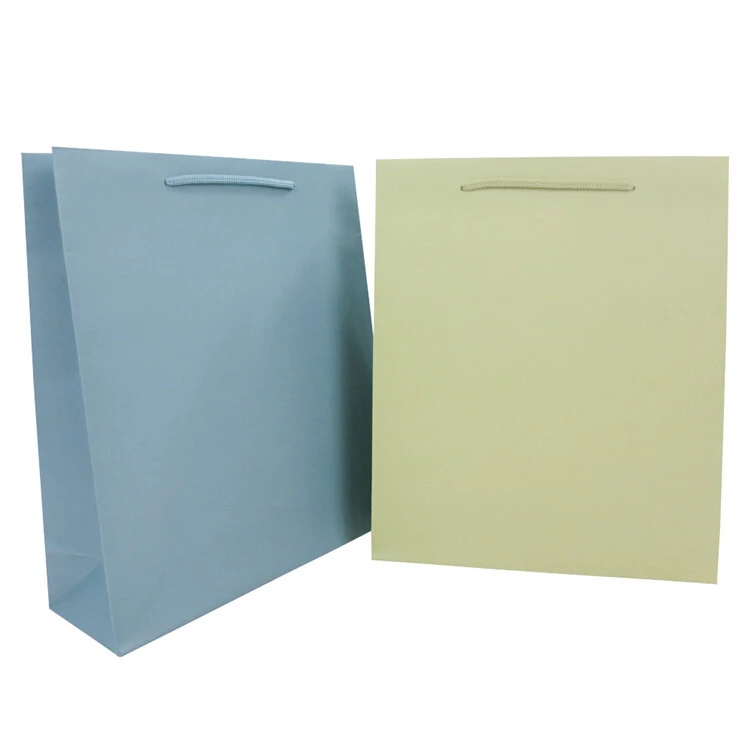 Sacchetto di carta Kraft con stampa personalizzata con pellicola lucida promozionale all'ingrosso con maniglia 3