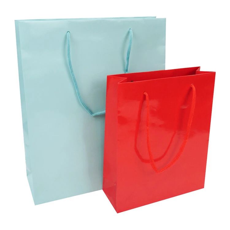 Commerce de gros personnalisé Dumb Bright Film Emballage Craft Sac à provisions en papier kraft avec poignée 1