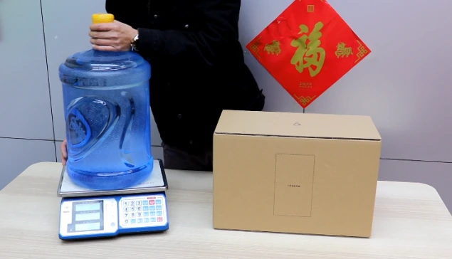 Cartone per imballaggio in carta kraft di cartone ondulato riciclato all'ingrosso a grandezza naturale 1