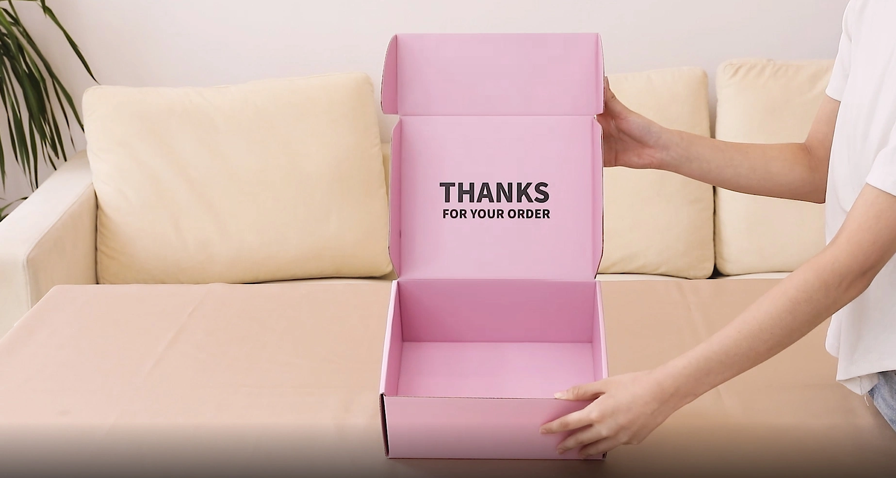 Manufacturer Custom Printed Color Mailer Box With Hot Stamping Logo 1
