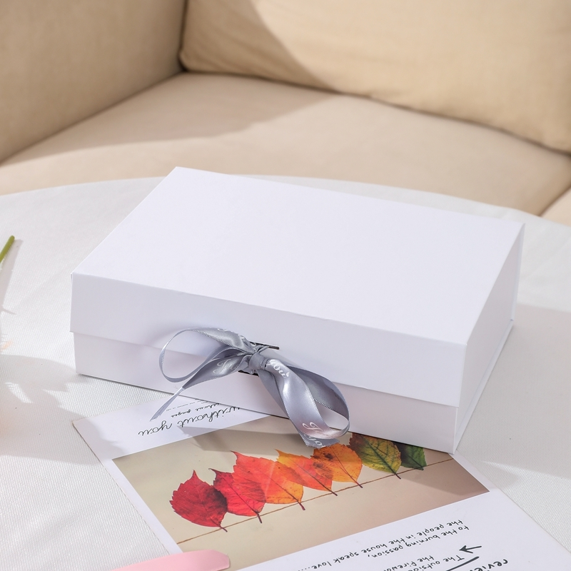 Bulk large gift box vendor for packing gifts 2