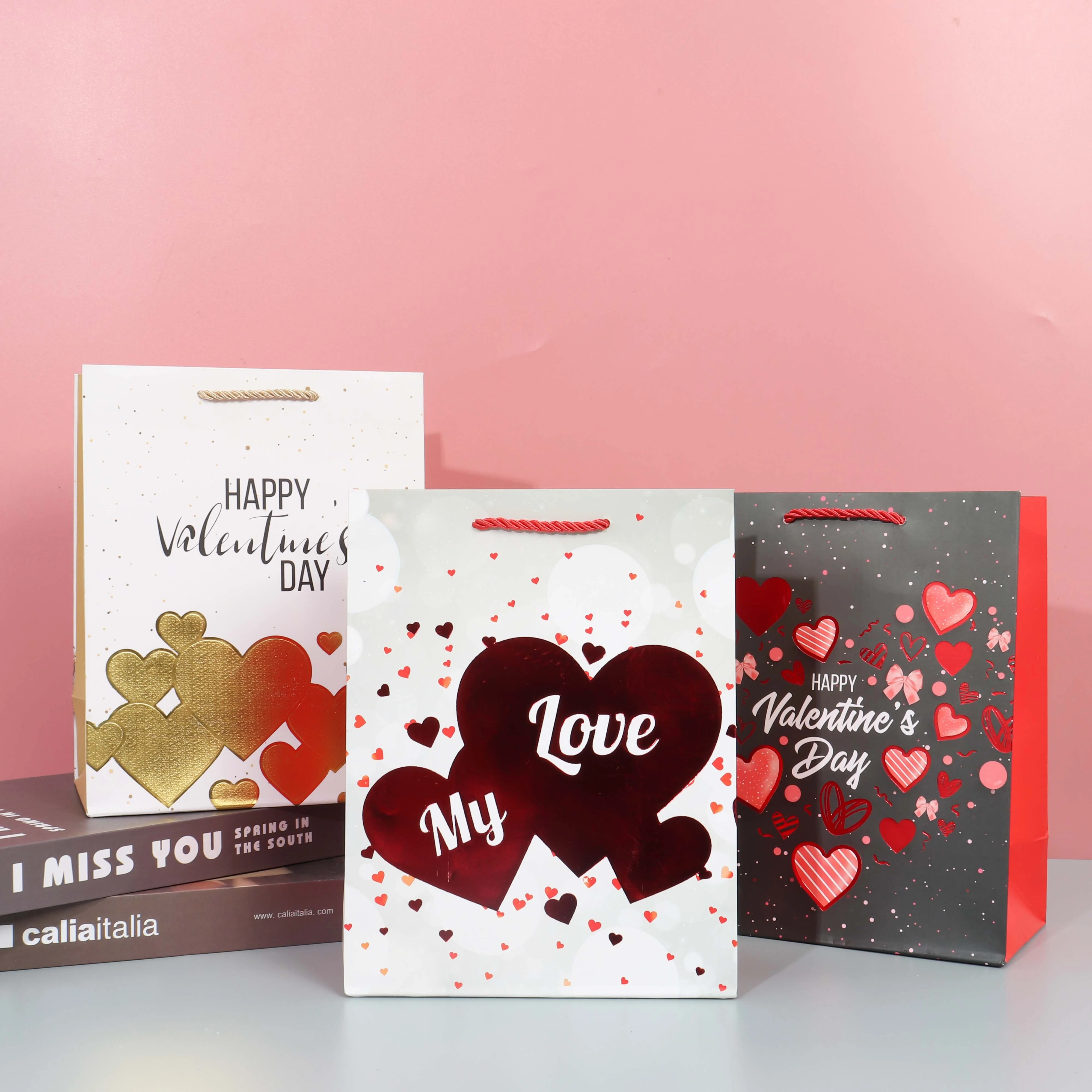 Luxury Valentine's Day Gift Bags Wholesale With Gold Stamping 1