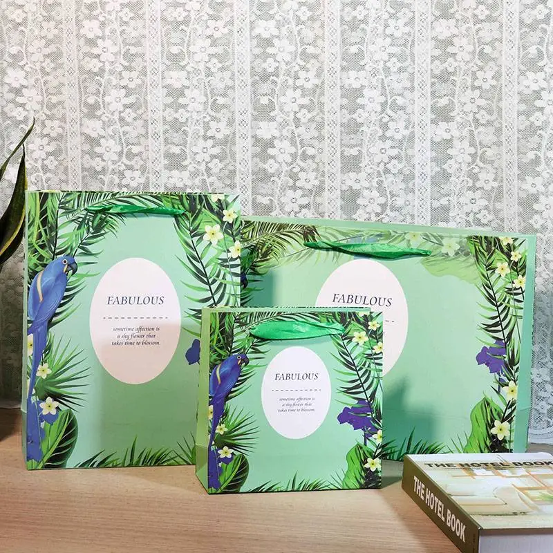 Customized Daily Paper Gift Bags For Gift Packing 1