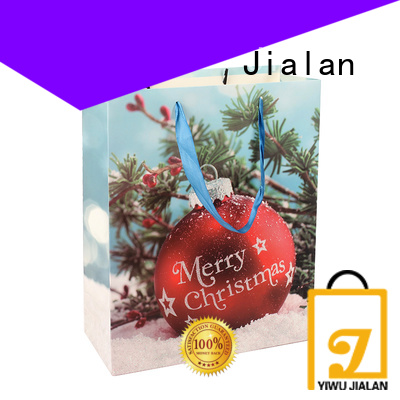 Eco-Friendly personalized paper bags optimal for packing gifts 1