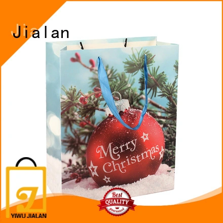 sacs cadeaux en papier satisfaisants pour l'emballage de cadeaux de vacances 1