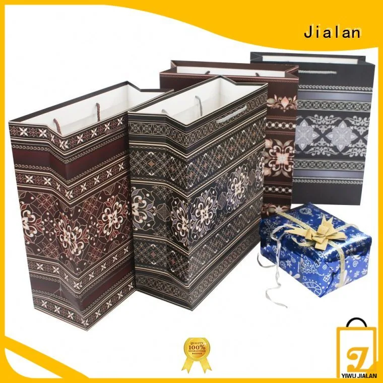 cost saving personalized gift bags indispensable for holiday gifts packing 1