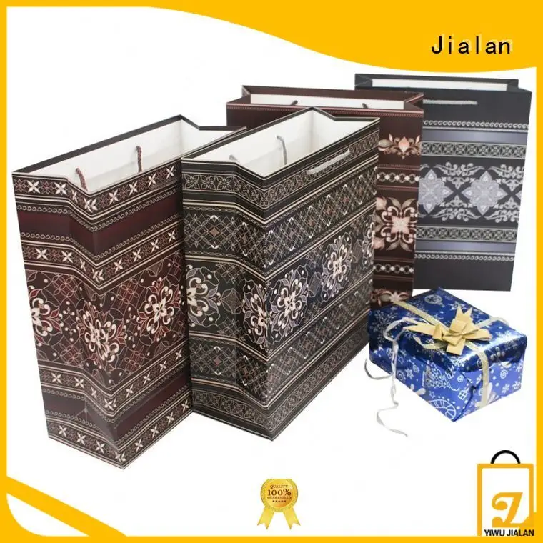 cost saving personalized gift bags indispensable for holiday gifts packing 1