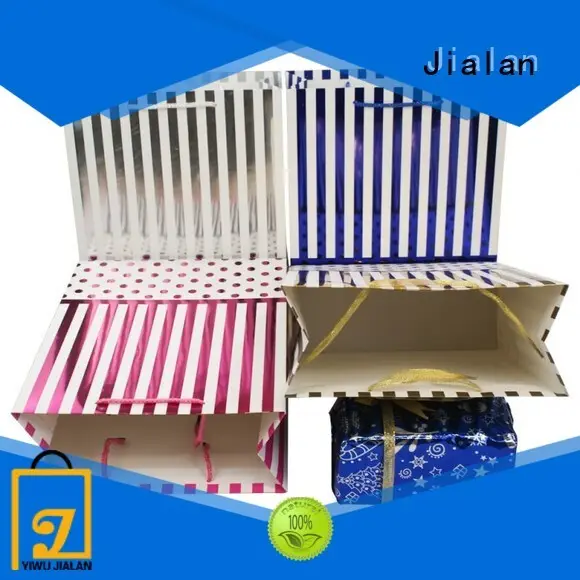 Eco-Friendly paper bags wholesale supplier for holiday gifts packing 1