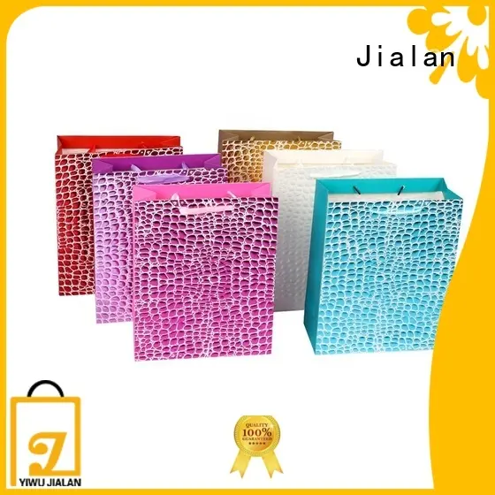 Vendeur en gros de sacs en papier bon marché pour emballer des cadeaux d'anniversaire 1
