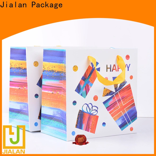 Fournisseur de sacs cadeaux d'anniversaire personnalisés pour l'emballage de cadeaux de vacances 1