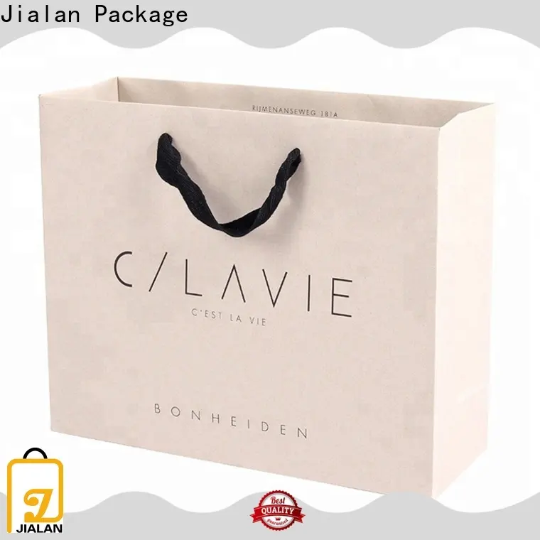 Fabricant de sacs en papier personnalisés pour l'emballage de marchandises 1