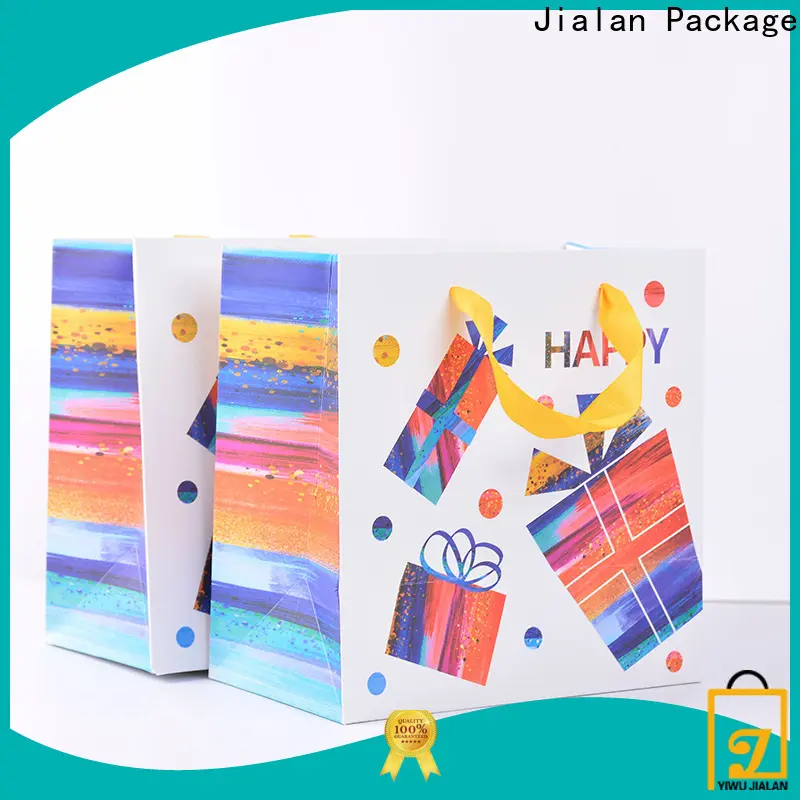 Nouveau vendeur de sacs en papier personnalisés pour emballer des cadeaux 1