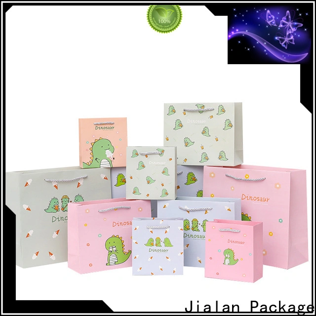 Fabricantes de bolsas de papel decorativas personalizadas para paquetes de regalos 1