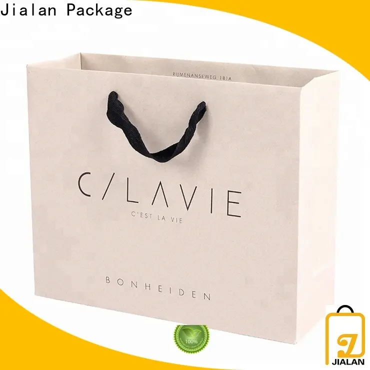 Derniers sacs-cadeaux en papier avec fournisseur de logo pour la promotion 1