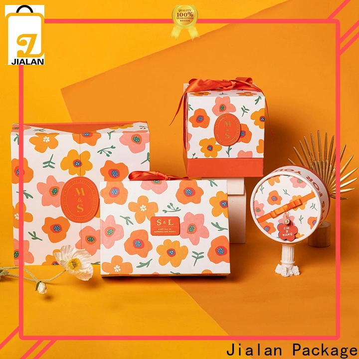 Fourniture de coffrets cadeaux personnalisés professionnels pour emballer des cadeaux d'anniversaire 1