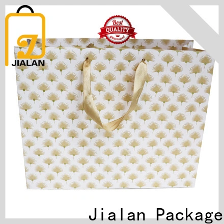 sac en papier économique à vendre pour l'emballage de cadeaux de vacances 1