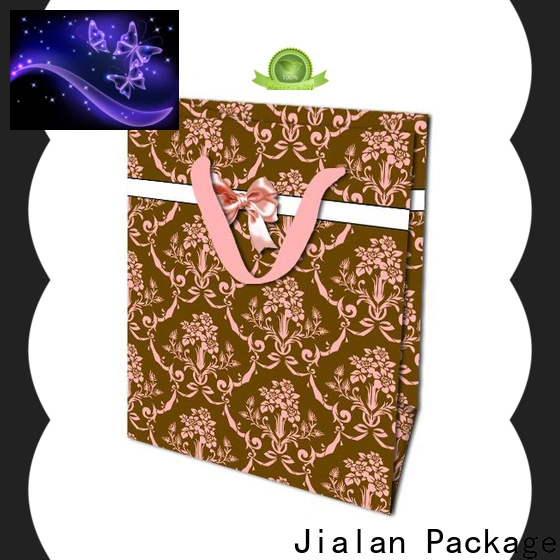 Empresa de bolsas de papel reciclado personalizadas para empacar regalos. 1