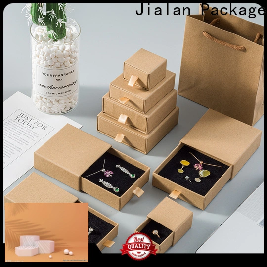 Jialan حزمة الشركة المصنعة لصناديق هدايا عيد الميلاد المخصصة 1