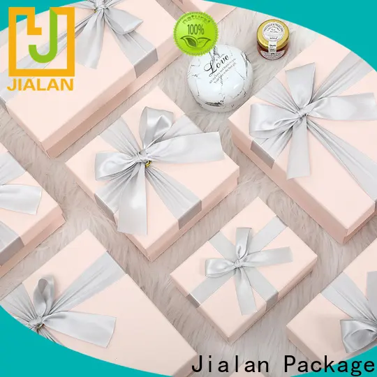 Coffret cadeau en papier sur mesure en gros pour boutiques de cadeaux 1