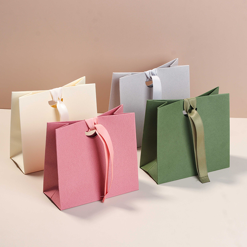 Sacolas de compras de papel premium personalizadas com logotipo